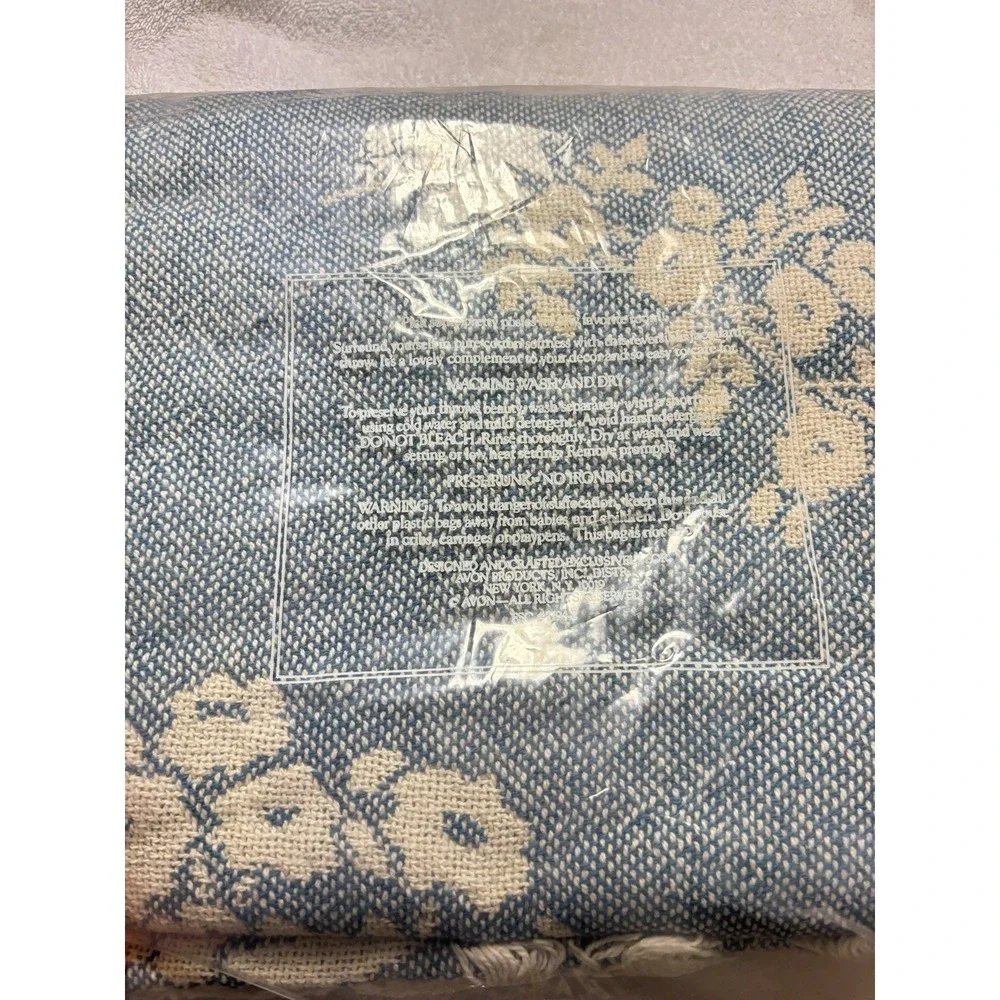 Avon Country Posies 100 % Cotton Throw 52 X 60 Blue And White Vtg New Old Stock